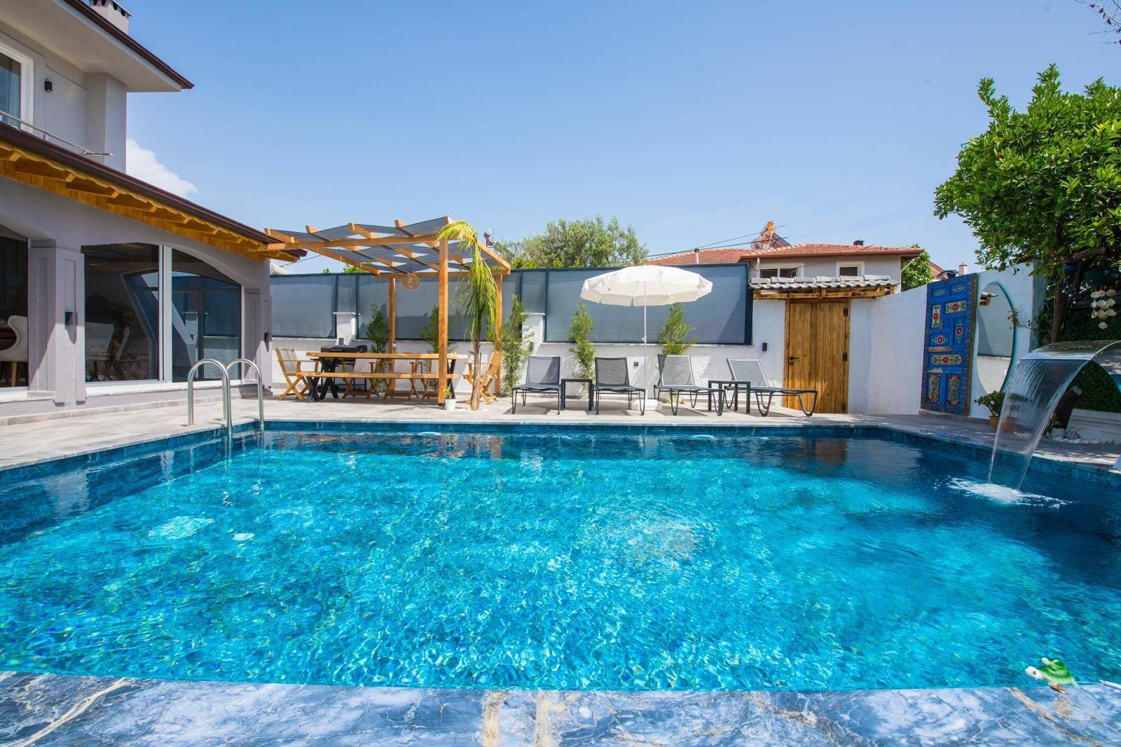 Fethiye Kargı'da Modern Tasarımlı, Özel Havuzlu, Bahçeli Villa-43497