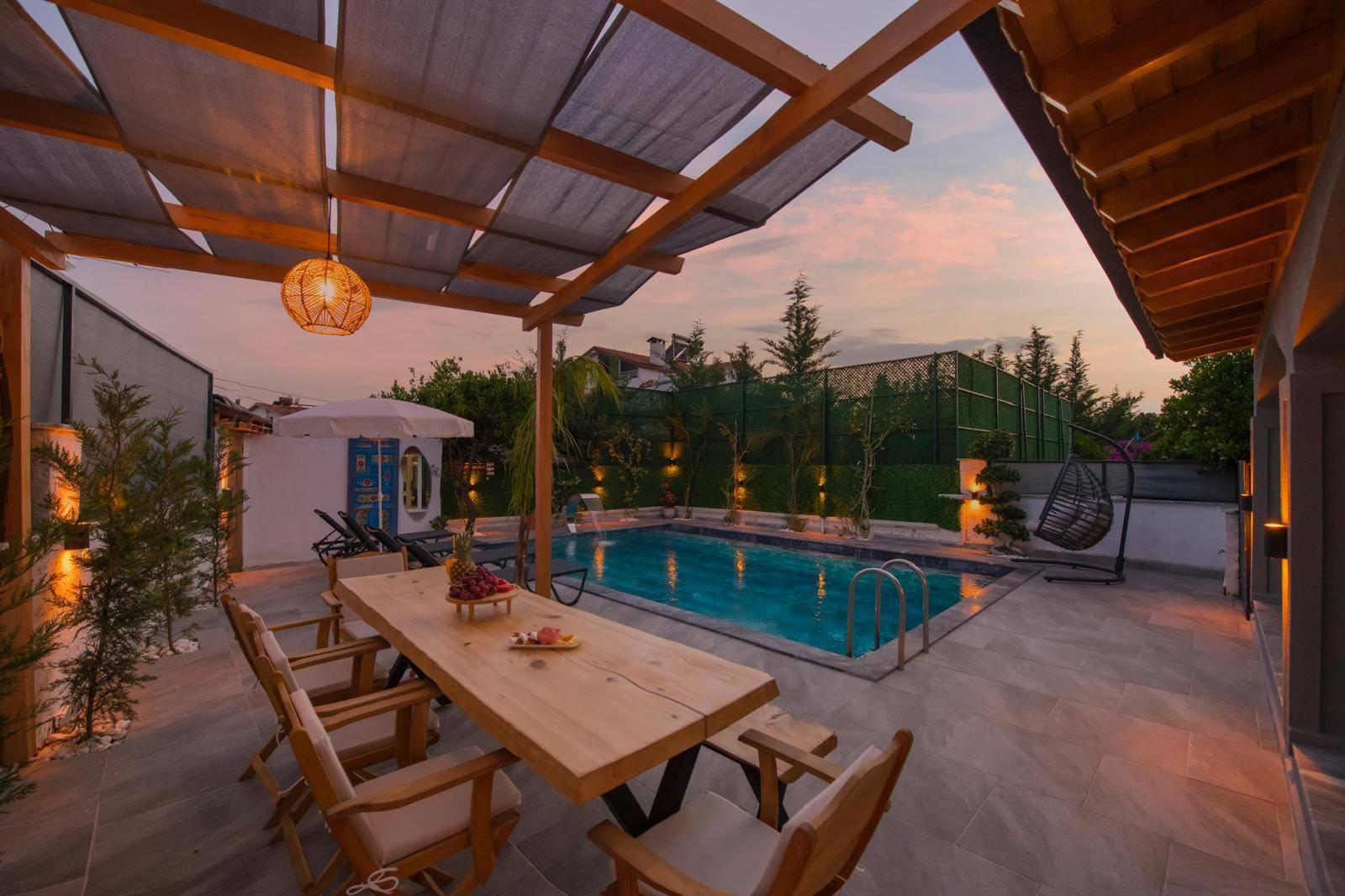 Fethiye Kargı'da Modern Tasarımlı, Özel Havuzlu, Bahçeli Villa-43497