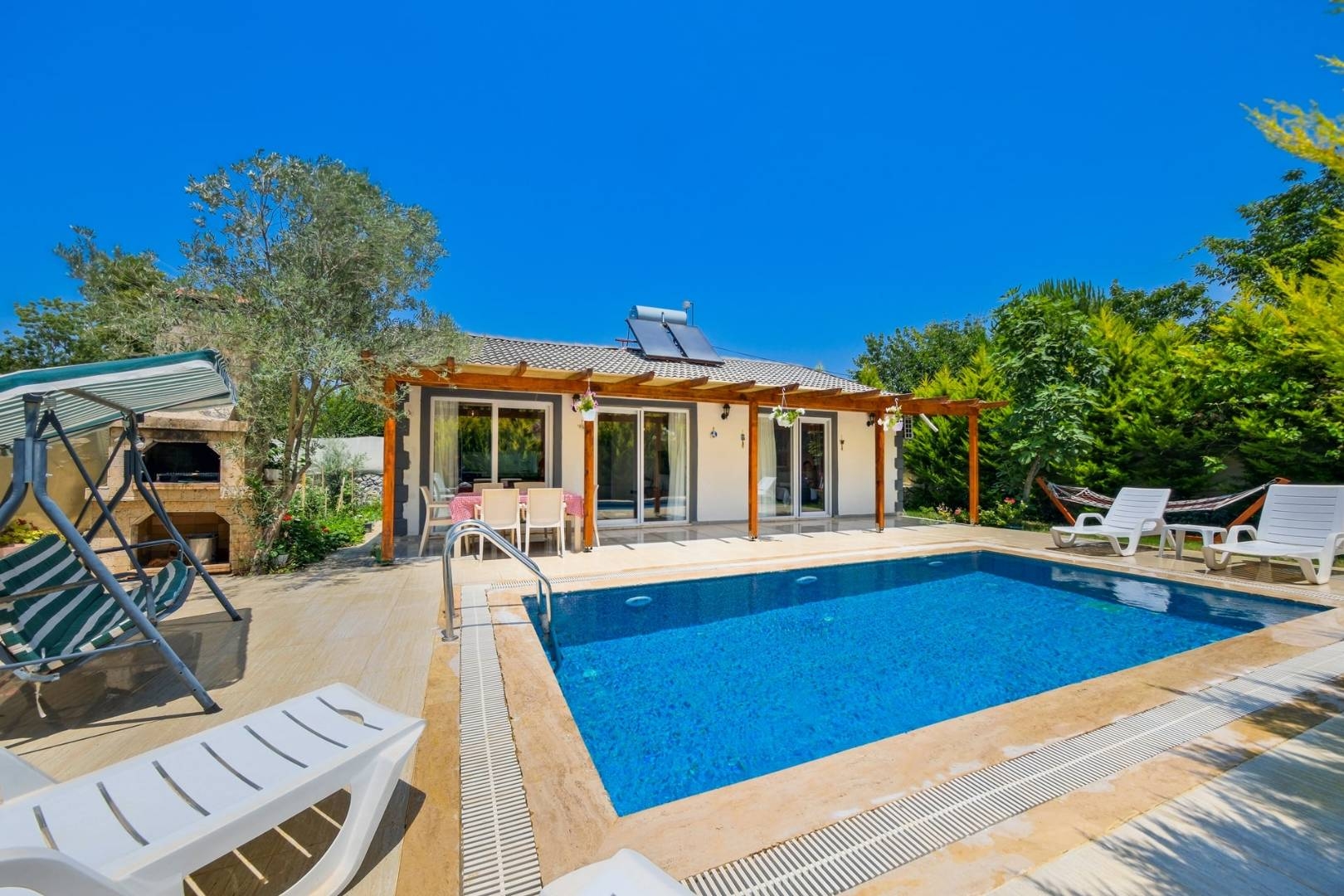 Fethiye Kayaköy'de Çekirdek Ailelere Uygun, Özel Havuzlu, Ferah Villa