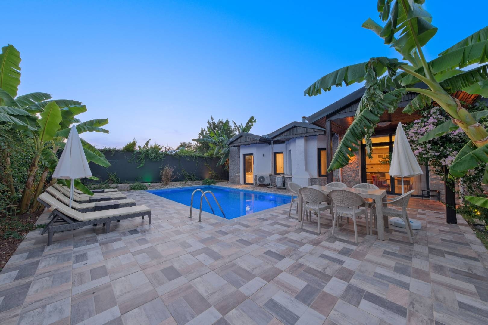 Fethiye Kayaköy'de Çekirdek Ailelere Uygun, Özel Havuzlu, Şık Villa