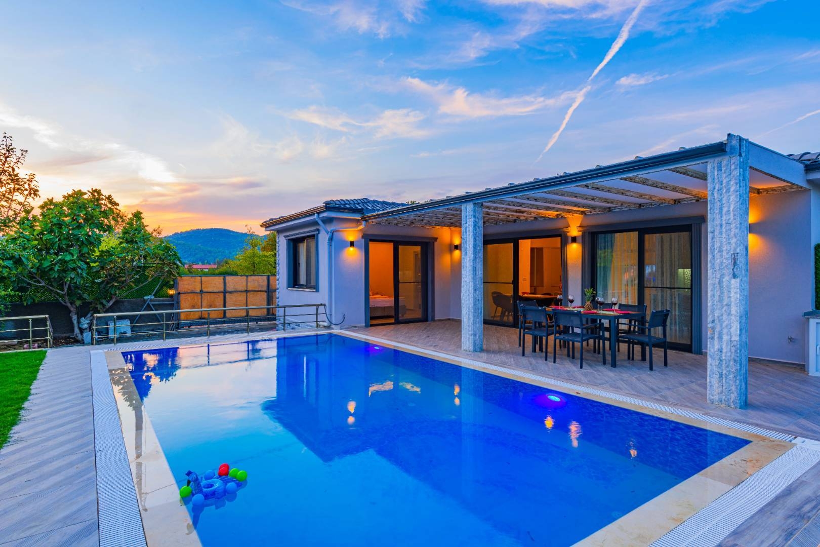 Fethiye Kayaköy'de Eşsiz Doğada, Özel Havuzlu, Şık Balayı Villası