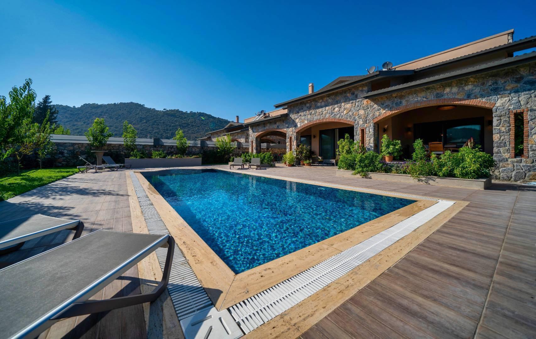 Fethiye Kayaköy'de Geniş Ailelere Uygun, Özel Havuzlu, Modern Villa-38531