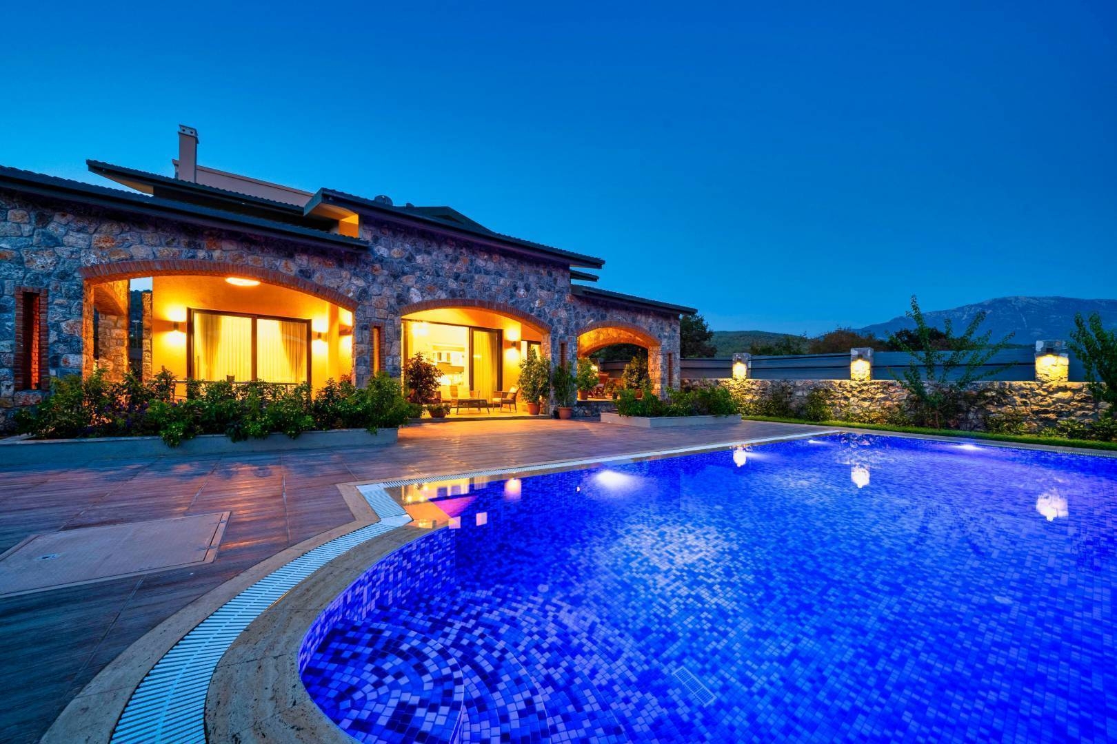 Fethiye Kayaköy'de Geniş Ailelere Uygun, Özel Havuzlu, Modern Villa