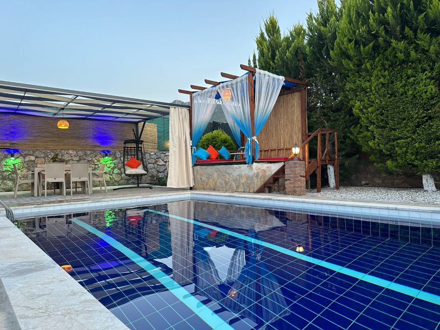 Muğla Fethiye'de Geniş Bahçeli, Özel Havuzlu, 4 Kişilik Villa