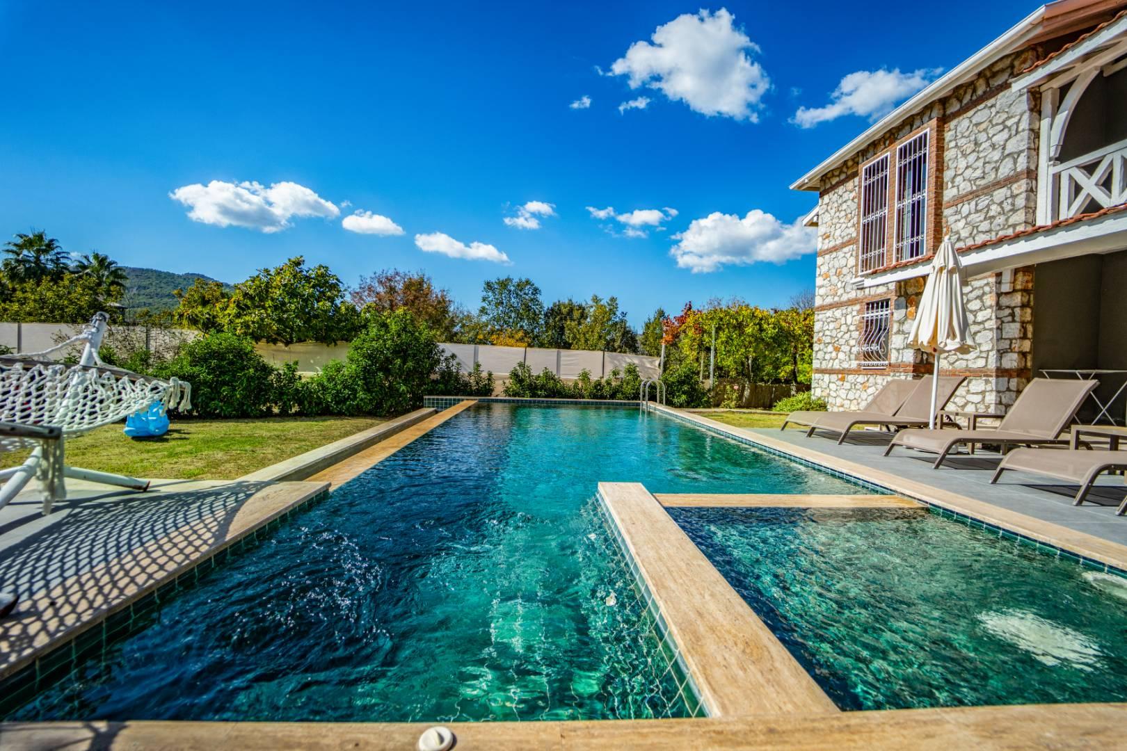 Fethiye Kayaköy'de Geniş Bahçe İçerisinde, Özel Havuzlu, Taş Villa-42183