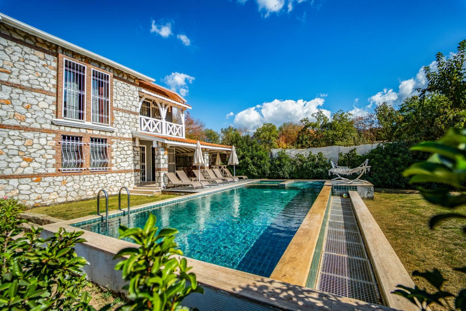 Fethiye Kayaköy'de Geniş Bahçe İçerisinde, Özel Havuzlu, Taş Villa-42183