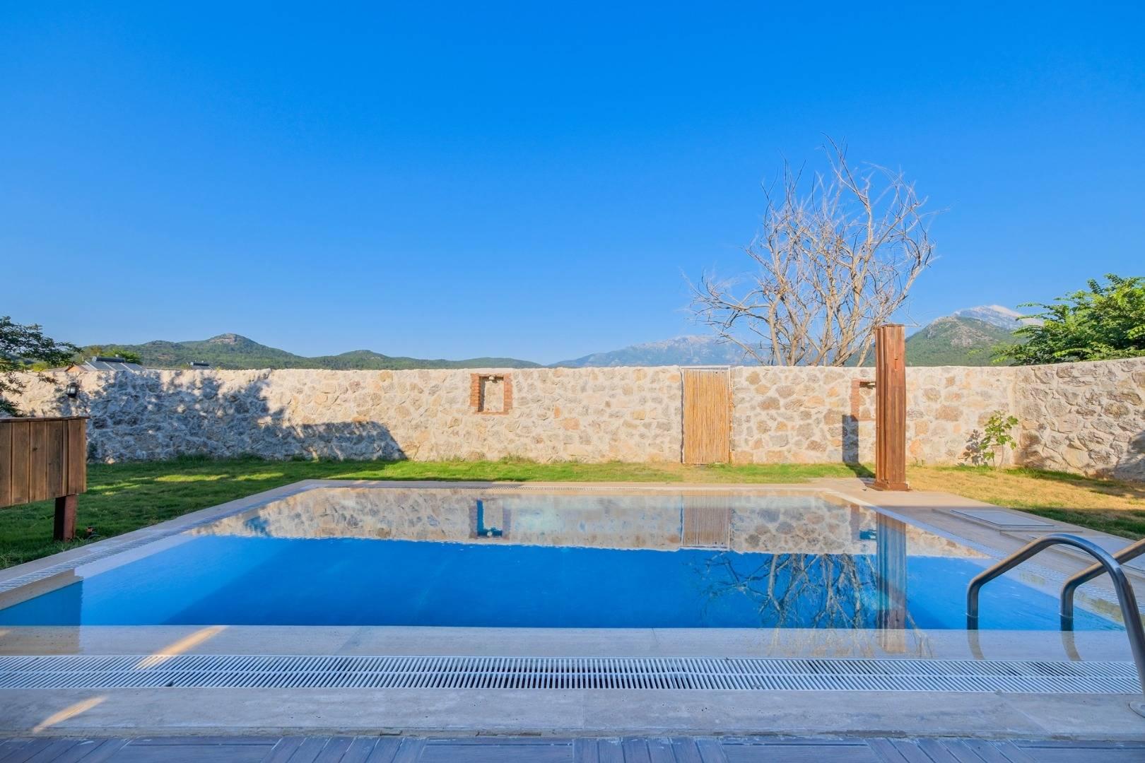 Fethiye Kayaköy'de Geniş Bahçeli, Özel Havuzlu, 2+1 Şık Villa-41058