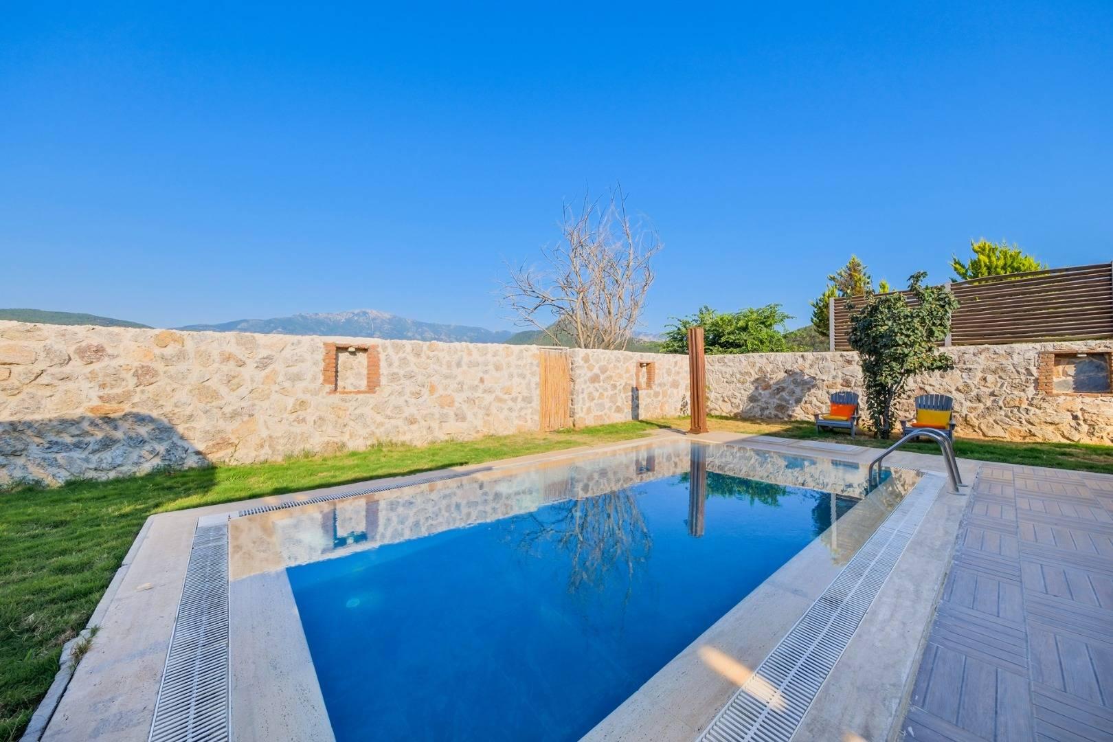 Fethiye Kayaköy'de Geniş Bahçeli, Özel Havuzlu, 2+1 Şık Villa-41058