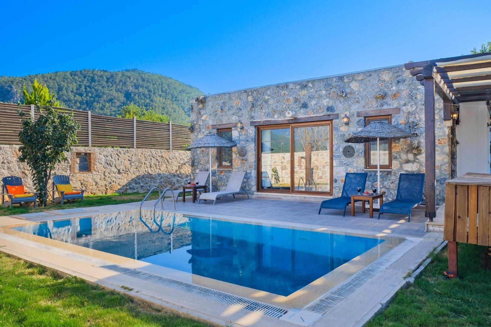 Fethiye Kayaköy'de Geniş Bahçeli, Özel Havuzlu, 2+1 Şık Villa-41058