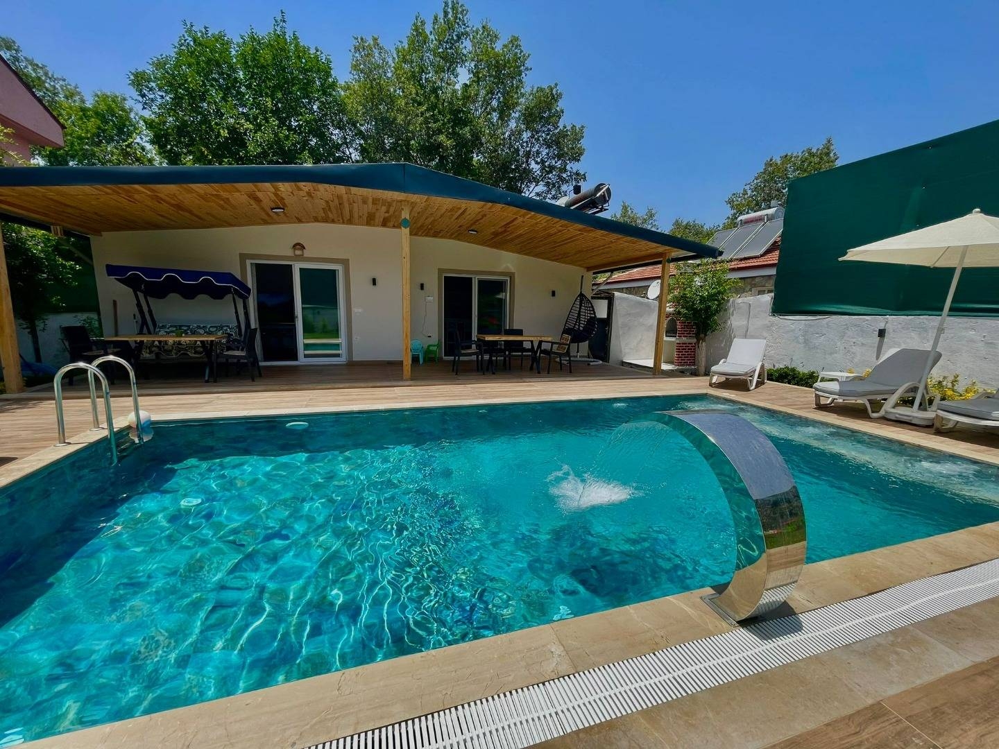 Fethiye Kayaköy'de Geniş Bahçeli, Özel Havuzlu, Konforlu Villa