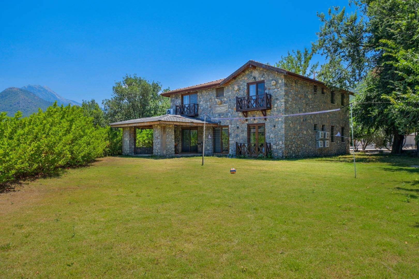 Fethiye Kayaköy'de Muhteşem Bahçe İçerisinde, Özel Havuzlu, Taş Villa