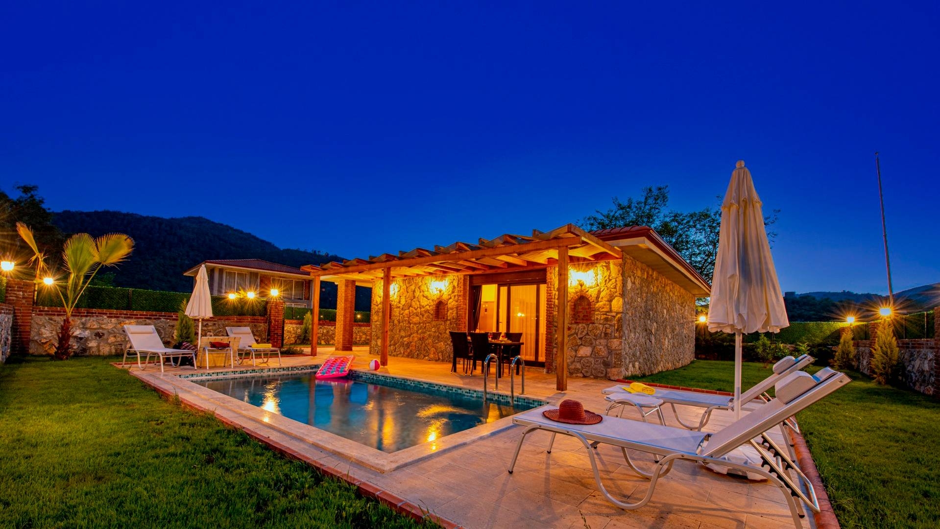 Fethiye Kayaköy'de Müthiş Doğada, Özel Havuzlu, Modern Kiralık Villa