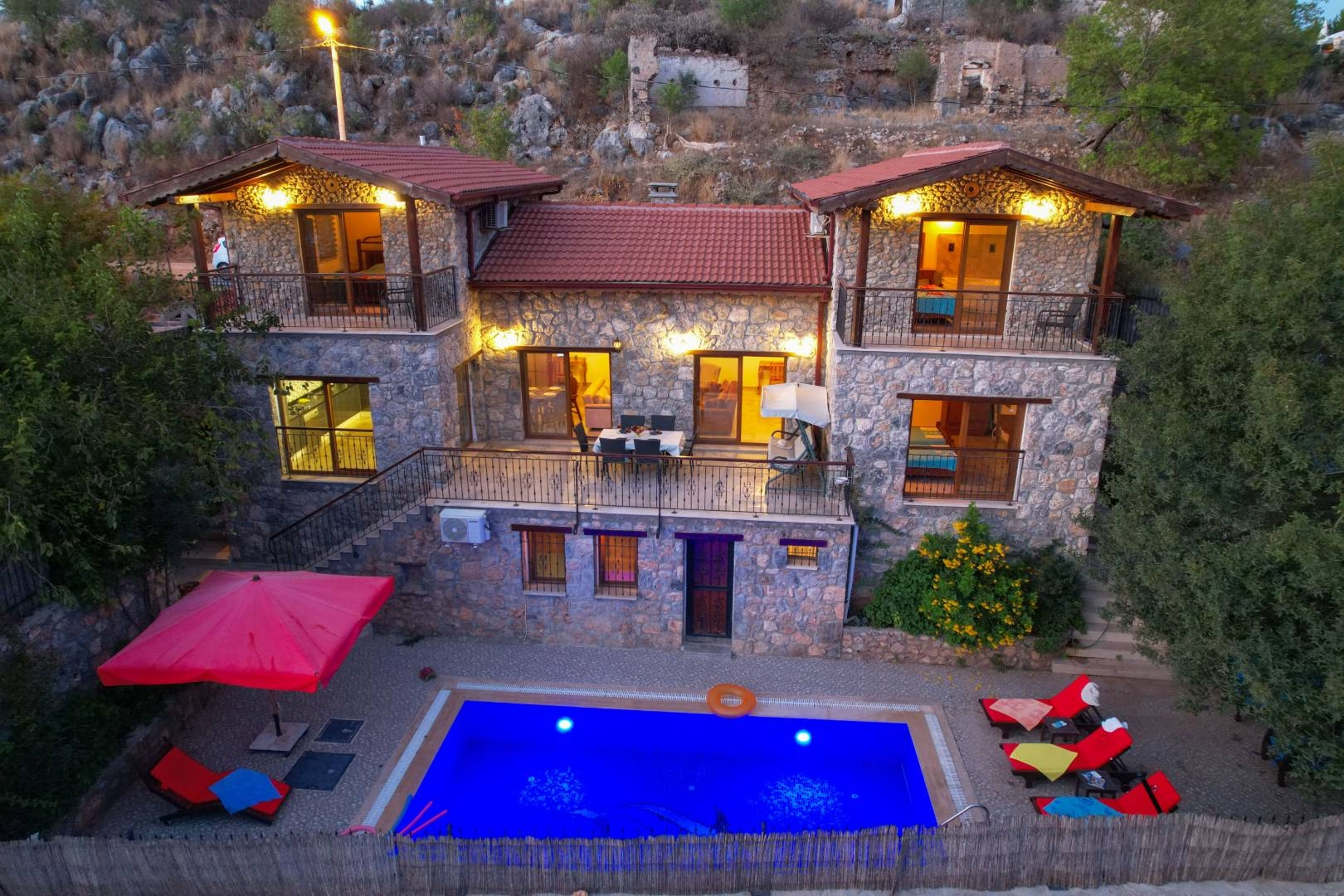Fethiye Kayaköy'de Sakin Konumda, Özel Havuzlu, Jakuzili, Taş Villa