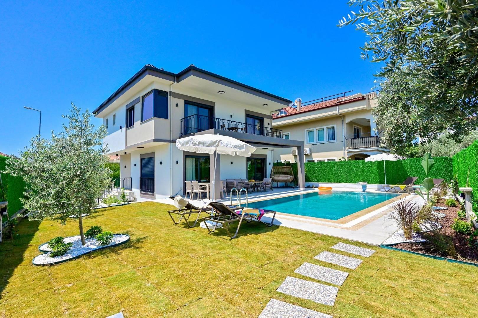 Fethiye Babataşı'nda Merkezi Konumda, Özel Havuzlu, Kiralık Villa-39757