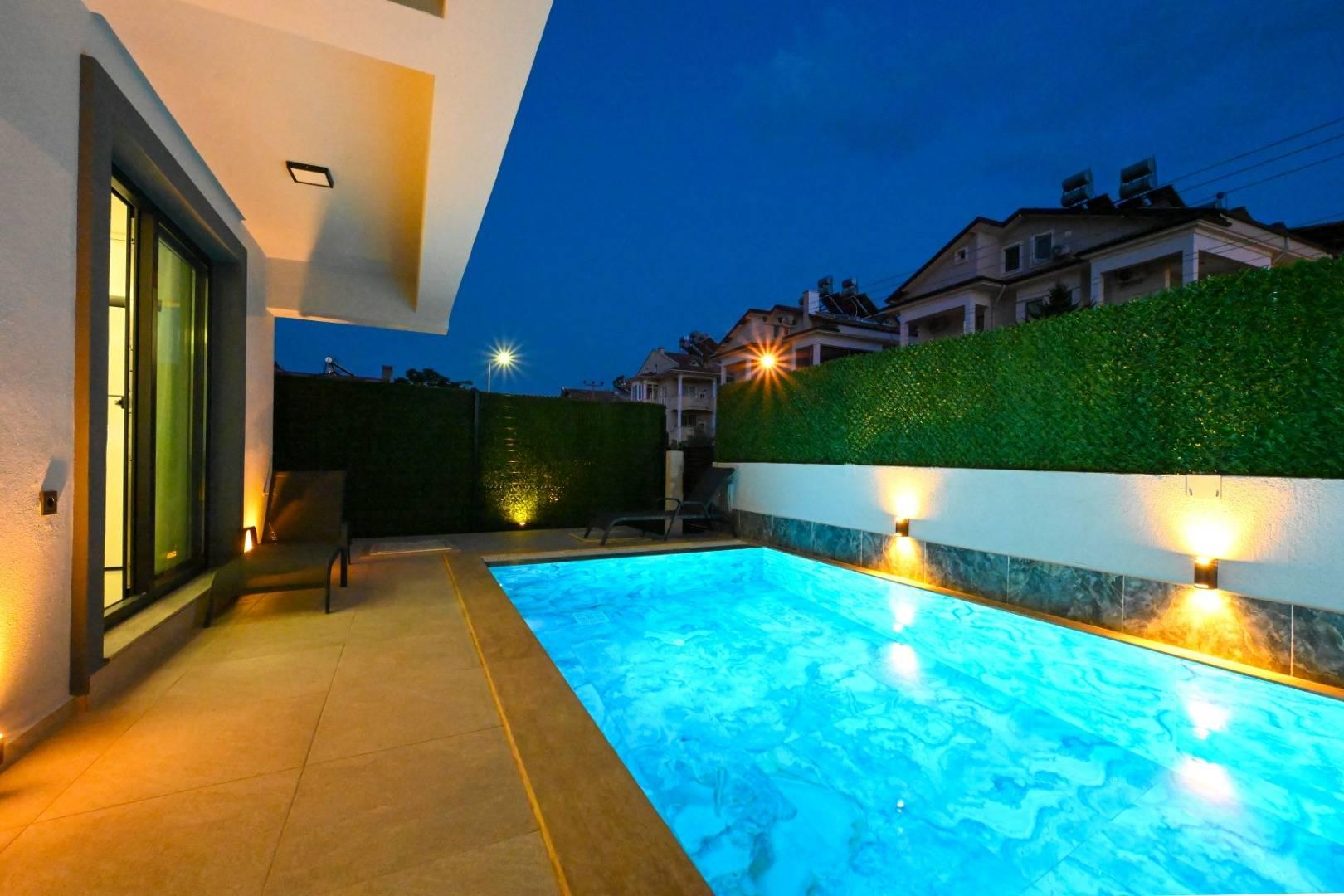 Fethiye Babataşı'nda Şehrin Kalbinde, Özel Havuzlu, Şık Villa-41779