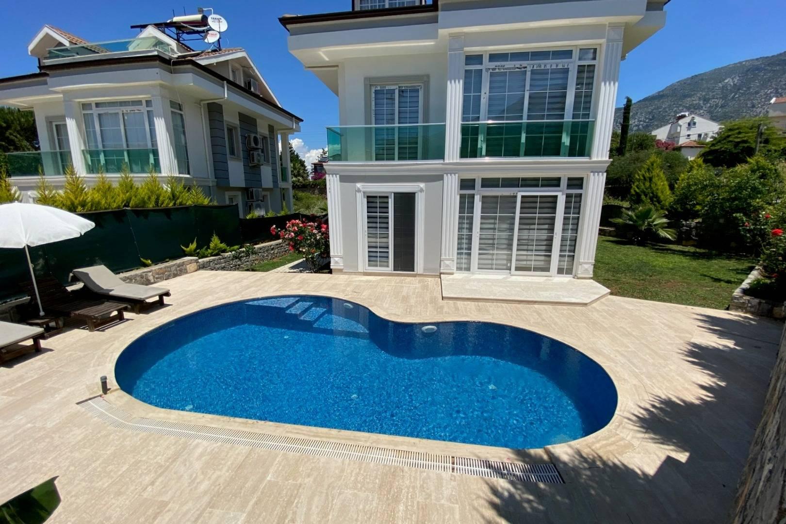 Fethiye Ölüdeniz'de Merkeze Yakın Konumda, Özel Havuzlu, Şık Villa-41367