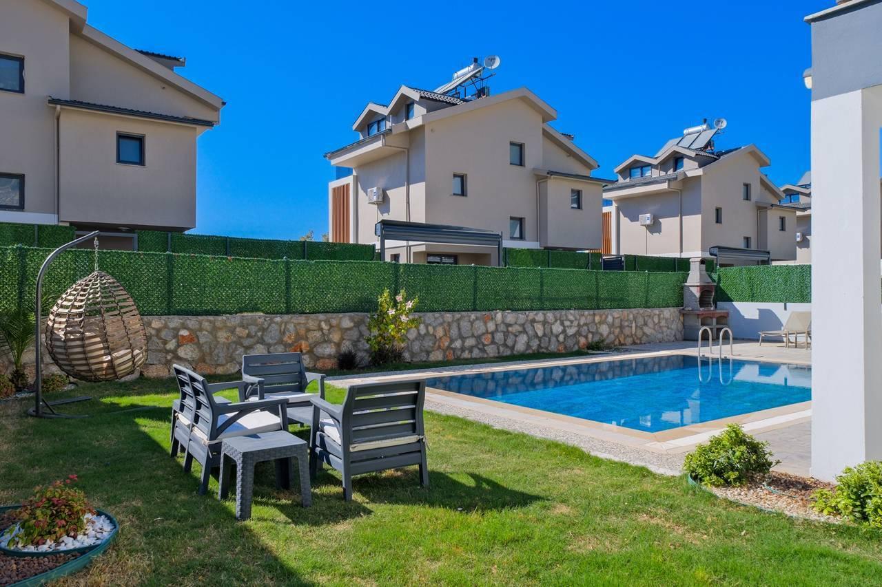 Fethiye Ölüdeniz'de Geniş Bahçeli, Açık ve Kapalı Havuzlu, 4+1 Villa-41633