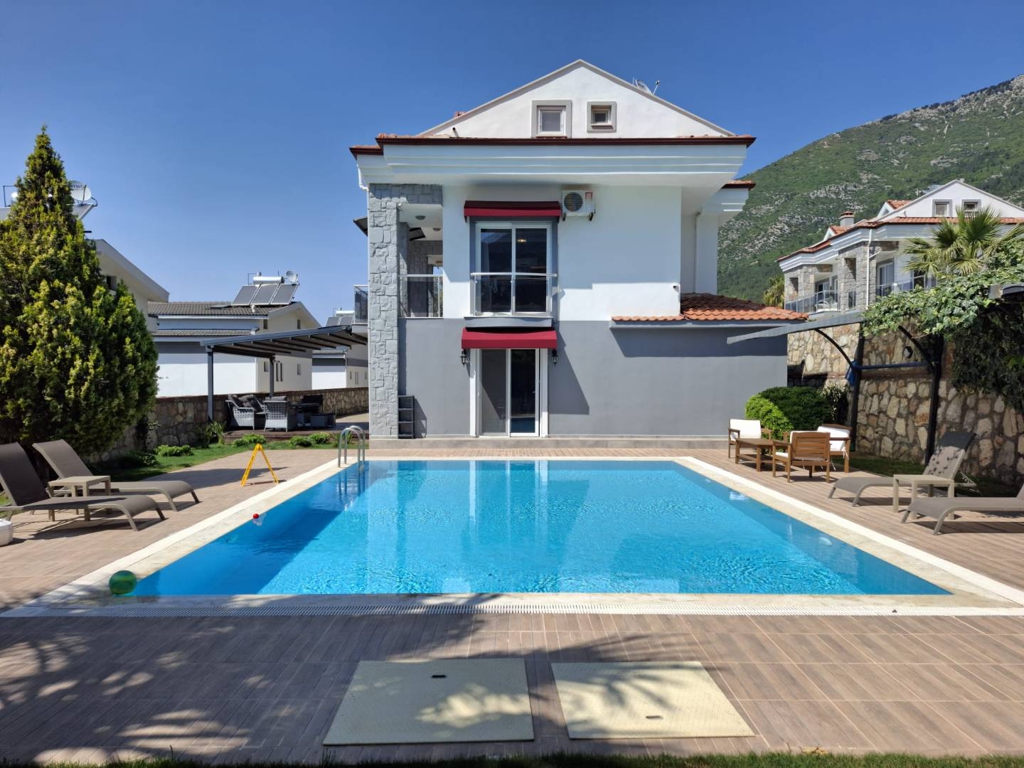 Fethiye Ölüdeniz'de Sakin Konumda, Özel Havuzlu, Ferah Villa
