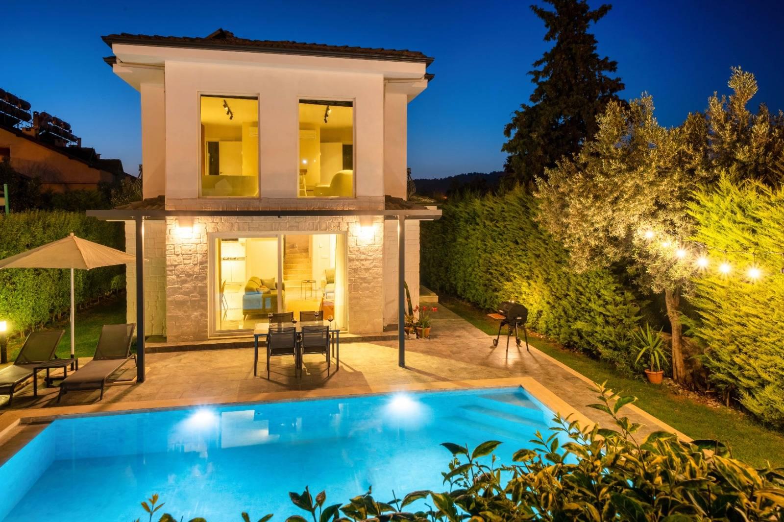 Fethiye Ölüdeniz'de Sakin Konumda, Özel Havuzlu, Ferah Villa-41846