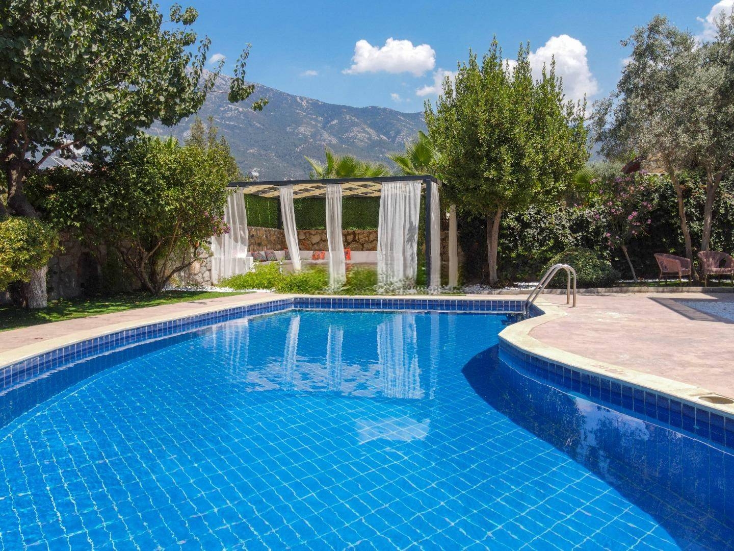 Fethiye Ölüdeniz'de Doğa İçerisinde, Özel Havuzlu, Bahçeli Villa