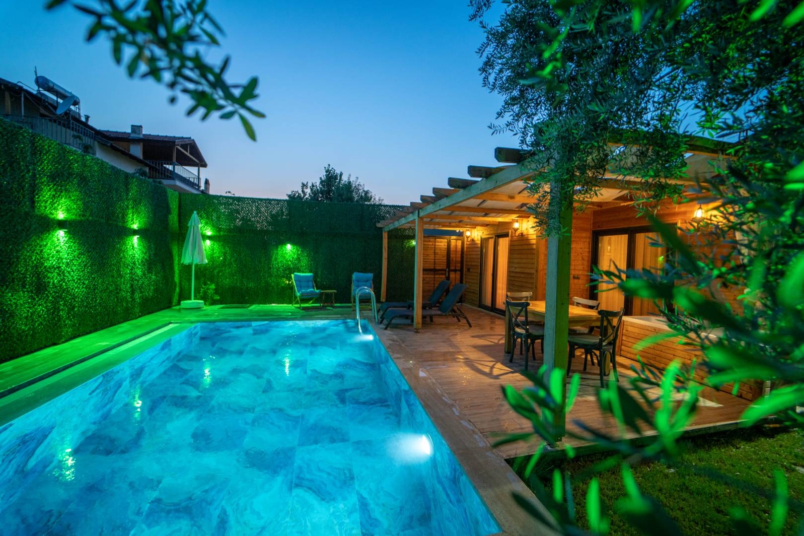 Fethiye Ölüdeniz'de Doğa İle İç İçe, Özel Havuzlu, Konforlu Bungalov