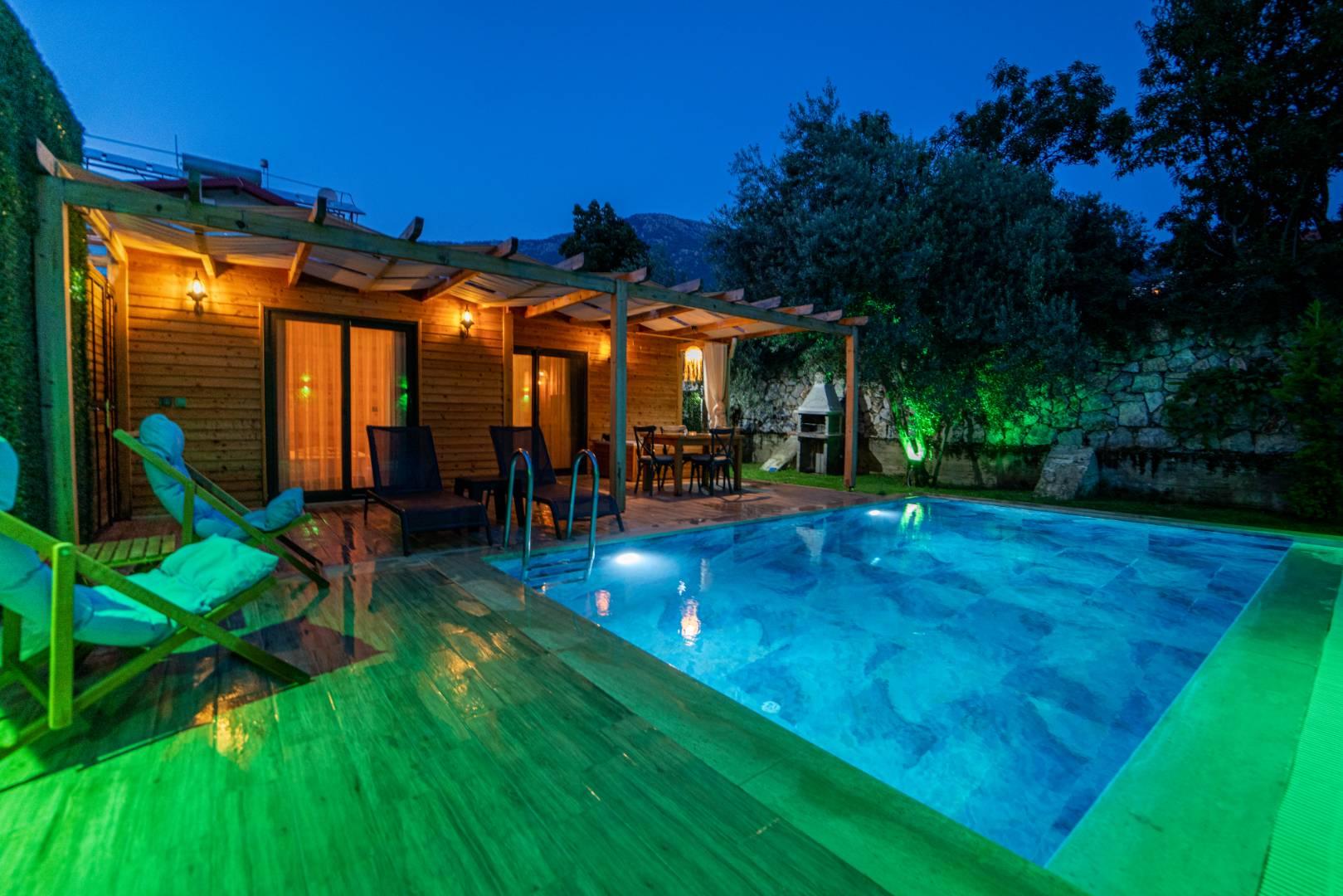 Fethiye Ölüdeniz'de Doğa İle İç İçe, Özel Havuzlu, Konforlu Bungalov-32426