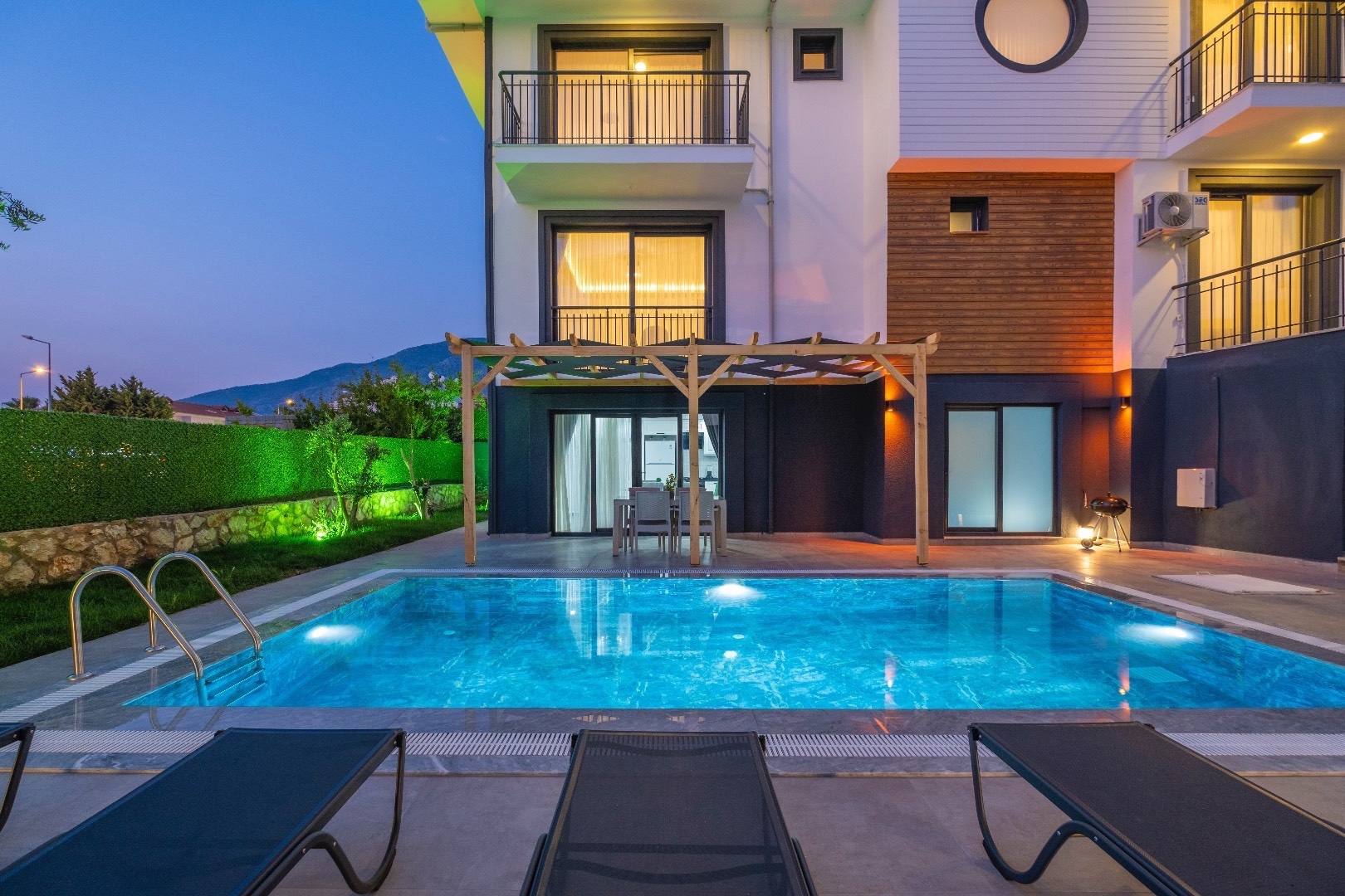 Fethiye Ölüdeniz'de Eşsiz Doğa Manzaralı, Özel Havuzlu, Lüks Villa