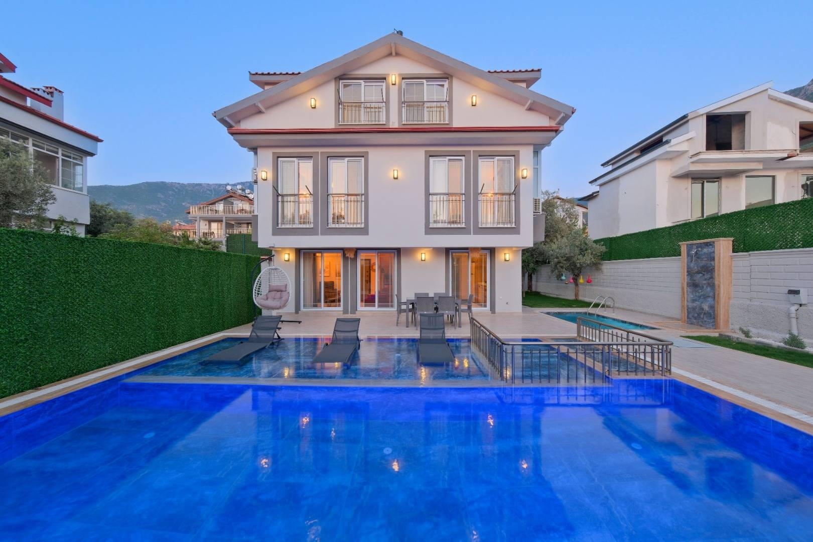 Fethiye Ölüdeniz'de Doğa Manzaralı, Özel Havuzlu, Jakuzili Villa