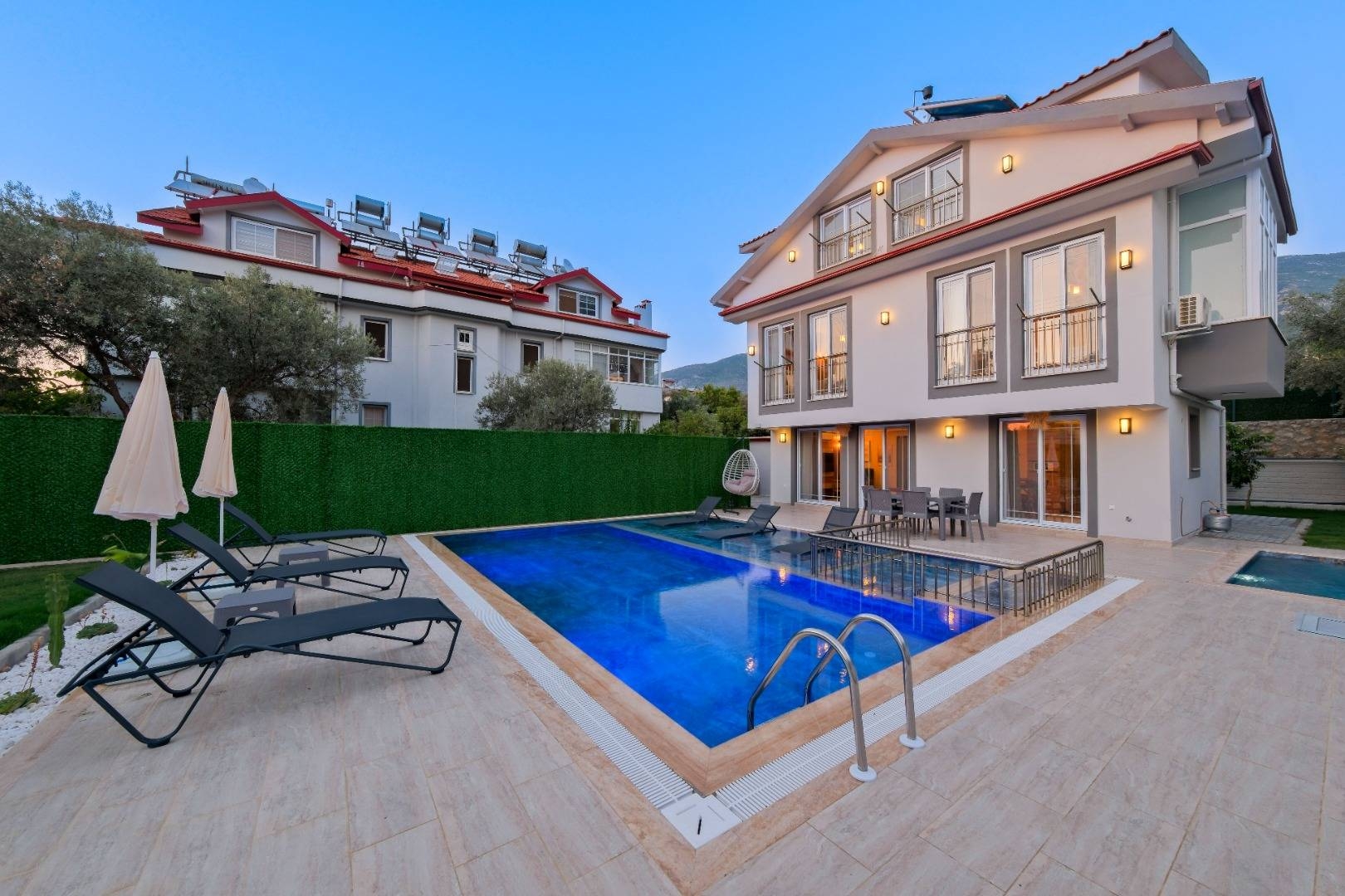 Fethiye Ölüdeniz'de Doğa Manzaralı, Özel Havuzlu, Jakuzili Villa