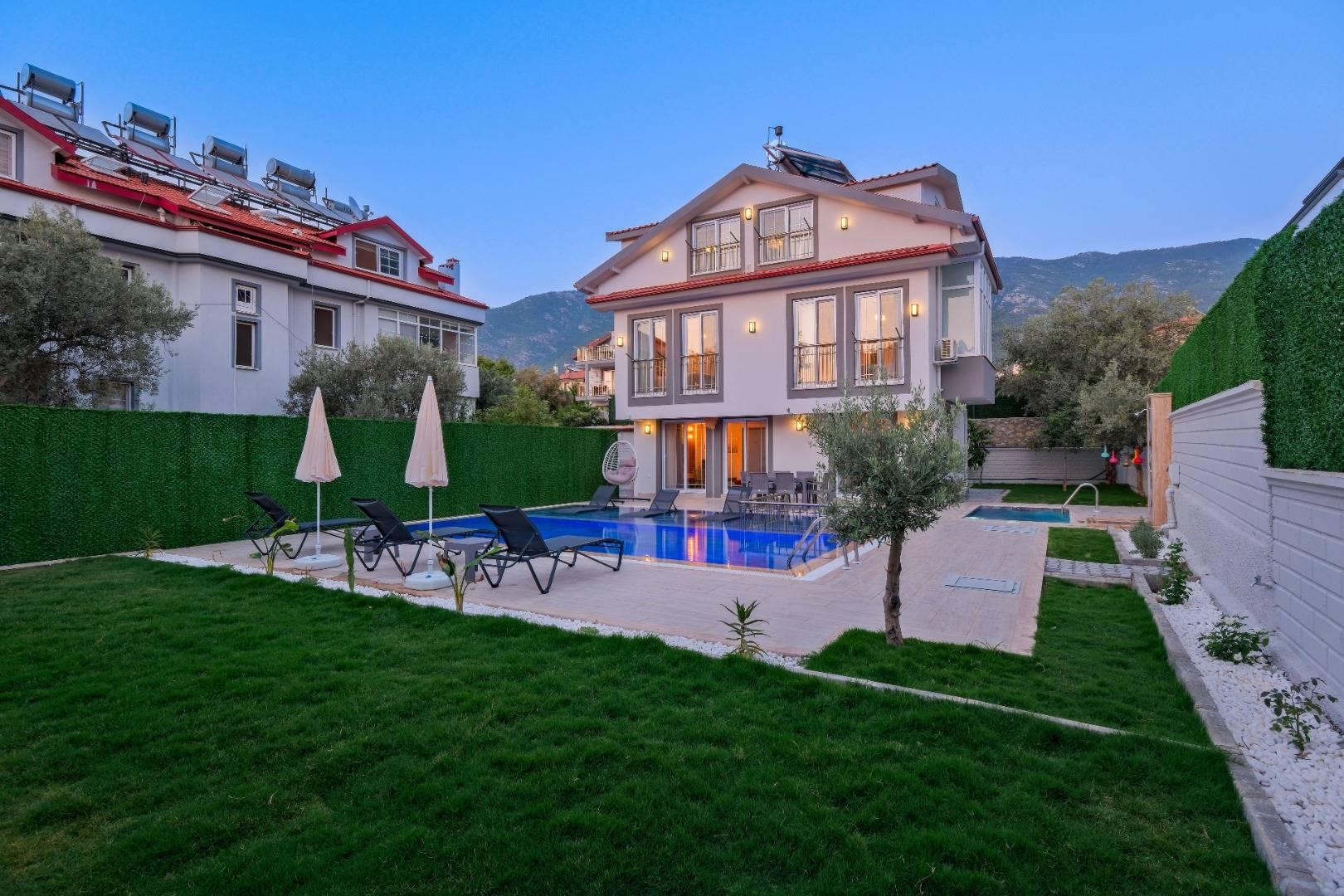 Fethiye Ölüdeniz'de Doğa Manzaralı, Özel Havuzlu, Jakuzili Villa-33285