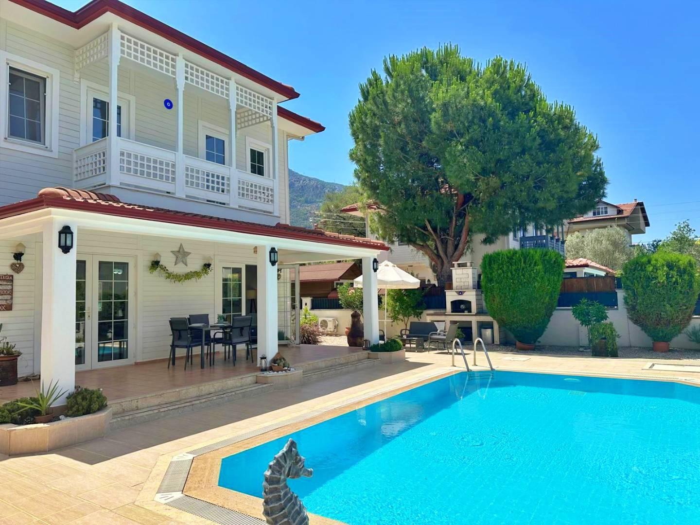 Fethiye Ölüdeniz'de Elverişli Konumda, Özel Havuzlu, 3+1 Villa-43015