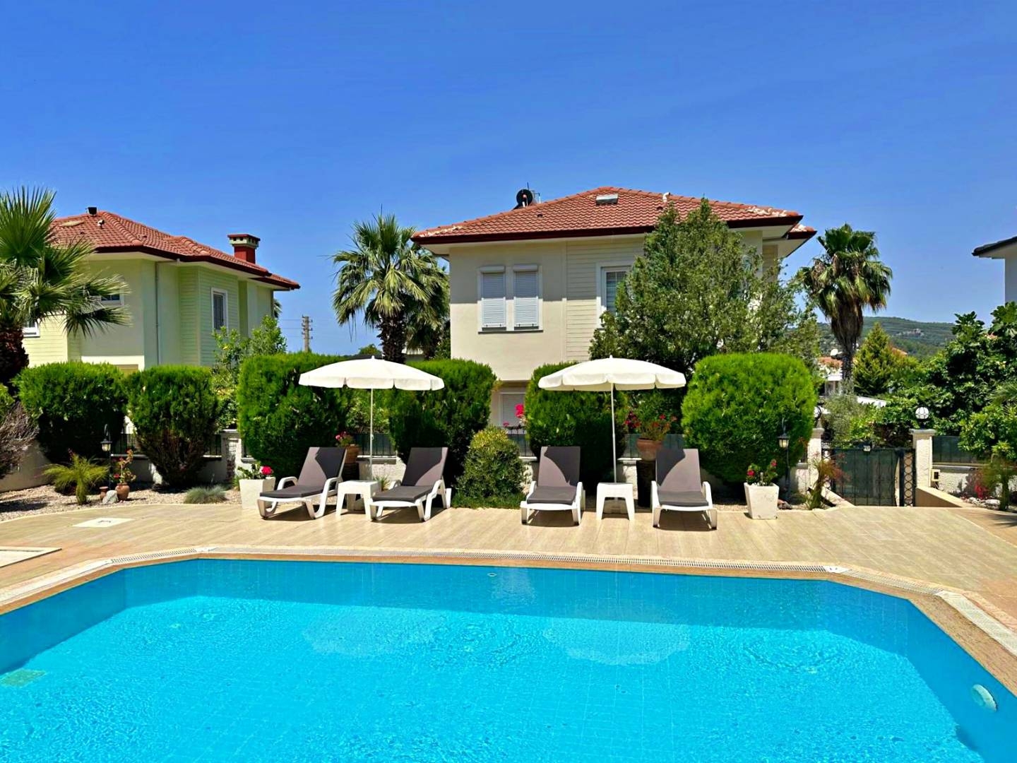 Fethiye Ölüdeniz'de Elverişli Konumda, Özel Havuzlu, 3+1 Villa