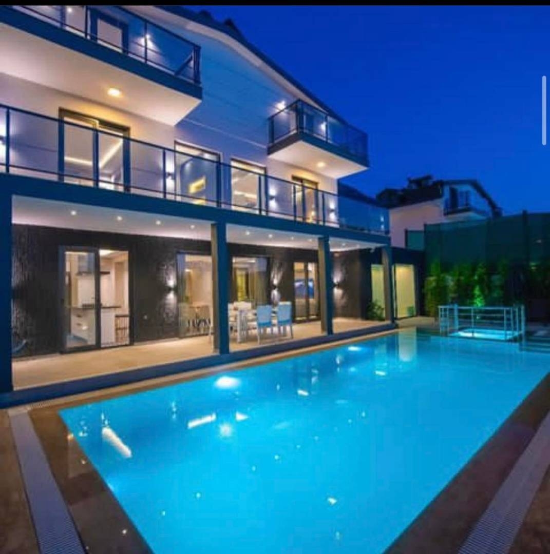 Fethiye Ölüdeniz'de Elverişli Konumda, Özel Havuzlu, 7 Kişilik Villa