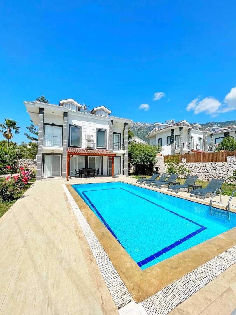 Fethiye Ölüdeniz'de Elverişli Konumda, Özel Havuzlu, Ferah Villa