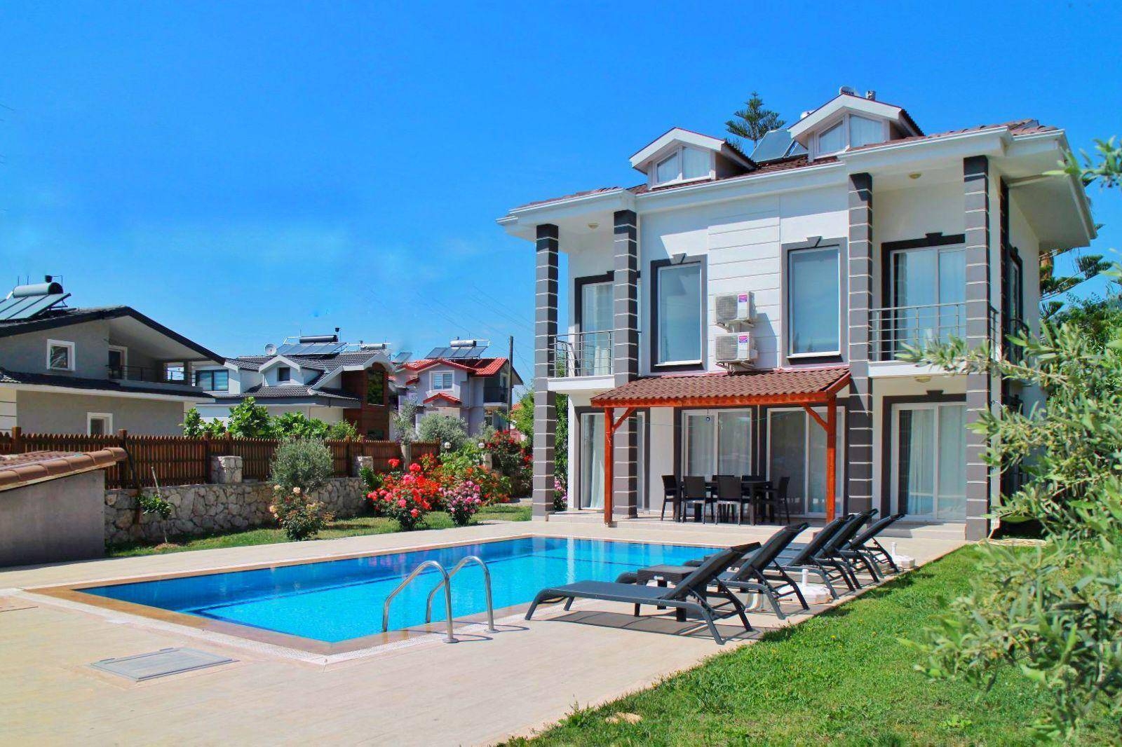 Fethiye Ölüdeniz'de Elverişli Konumda, Özel Havuzlu, Ferah Villa