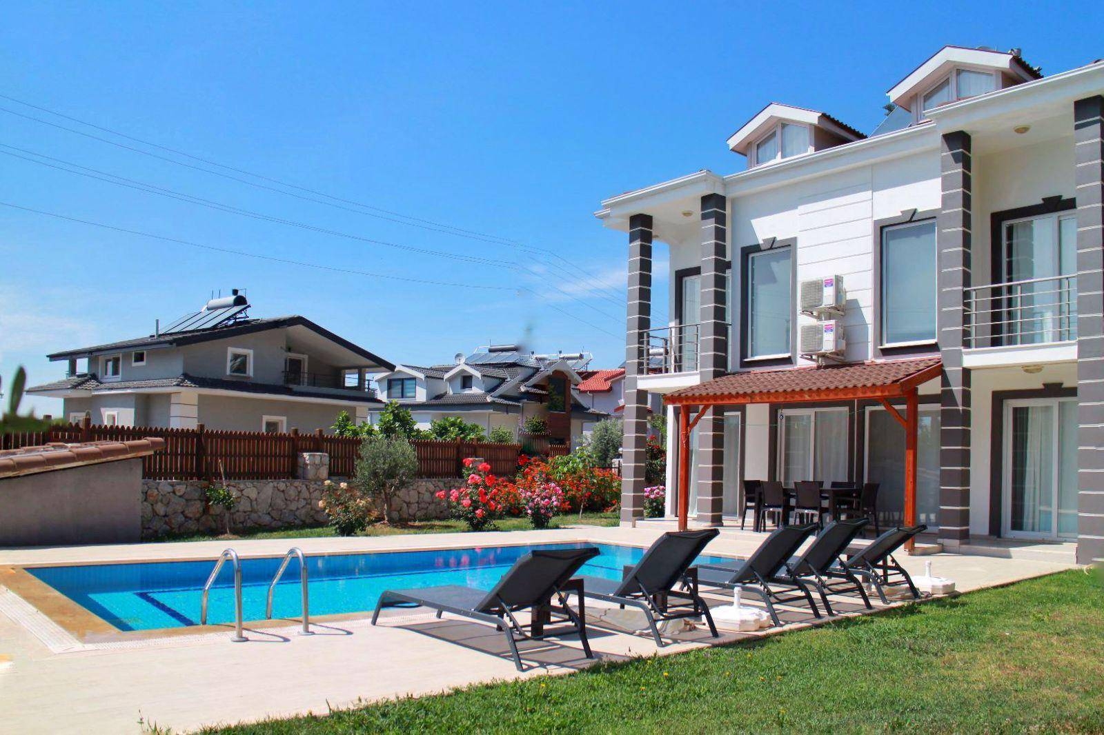 Fethiye Ölüdeniz'de Elverişli Konumda, Özel Havuzlu, Ferah Villa