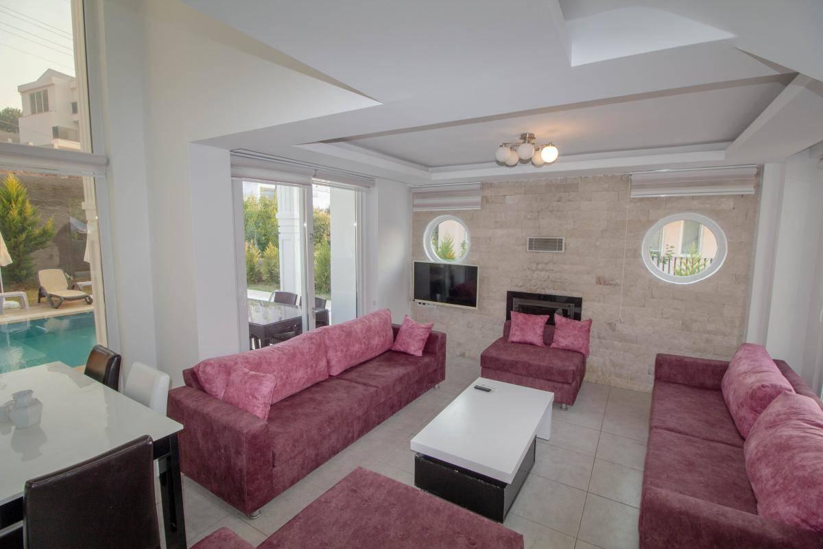 Fethiye Ölüdeniz'de Elverişli Konumda, Özel Havuzlu, Konforlu Villa-43108