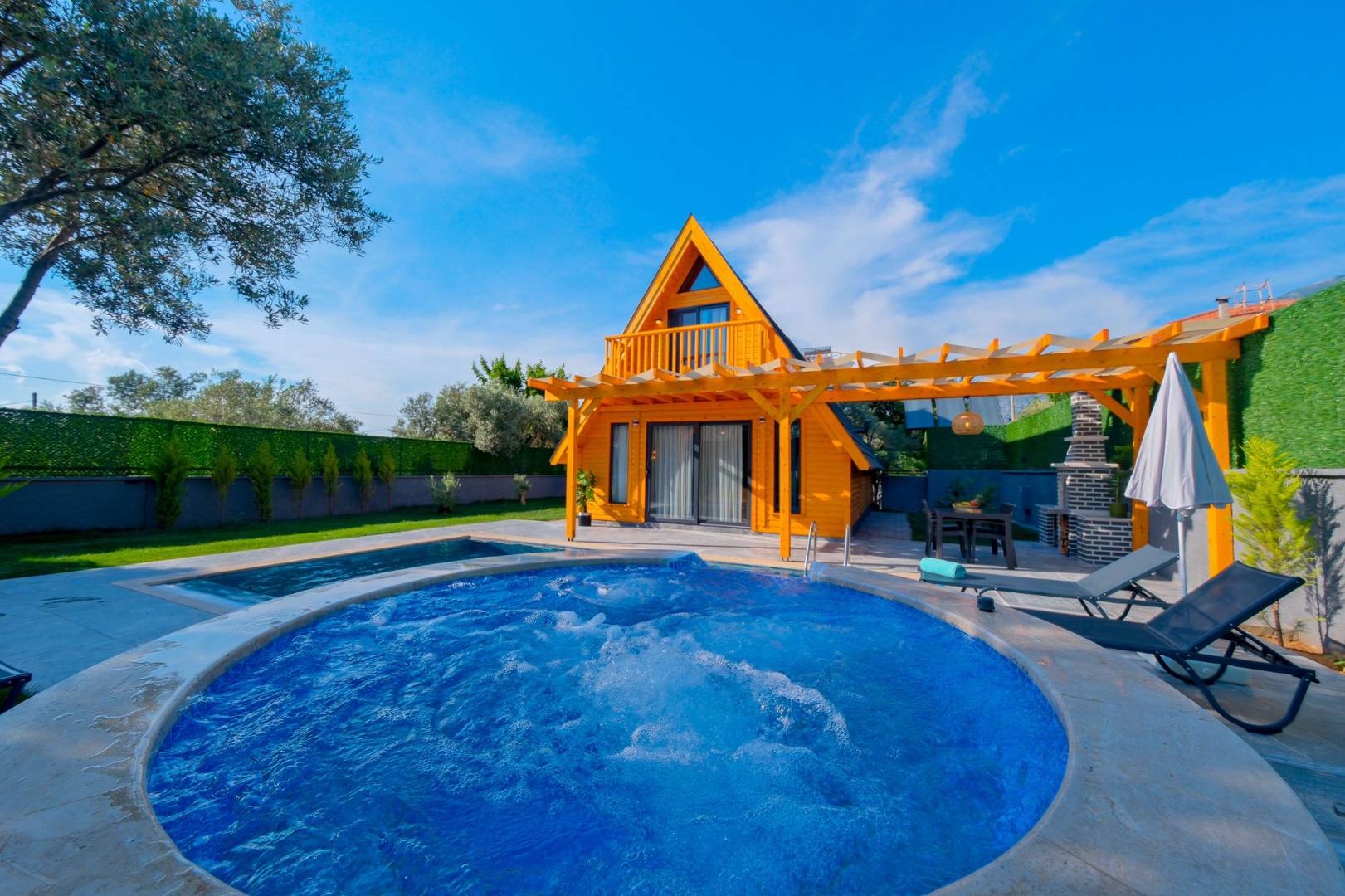 Fethiye Ölüdeniz'de Enfes Doğada, Özel Havuzlu, Şık Bungalov