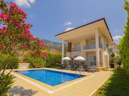 Fethiye Ölüdeniz'de Ferah Bahçe İçerisinde, Özel Havuzlu, 4+1 Villa