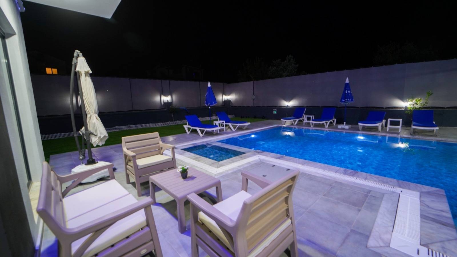 Fethiye Ölüdeniz'de Büyük Ailelere Uygun, Özel Havuzlu, 4+1 Villa