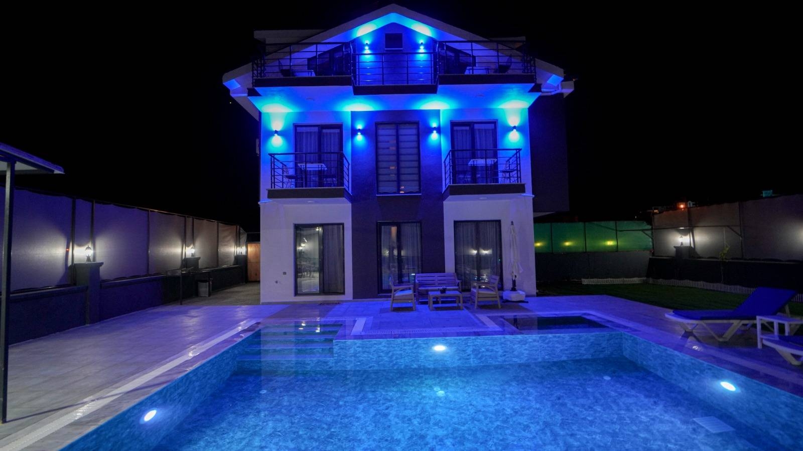 Fethiye Ölüdeniz'de Büyük Ailelere Uygun, Özel Havuzlu, 4+1 Villa