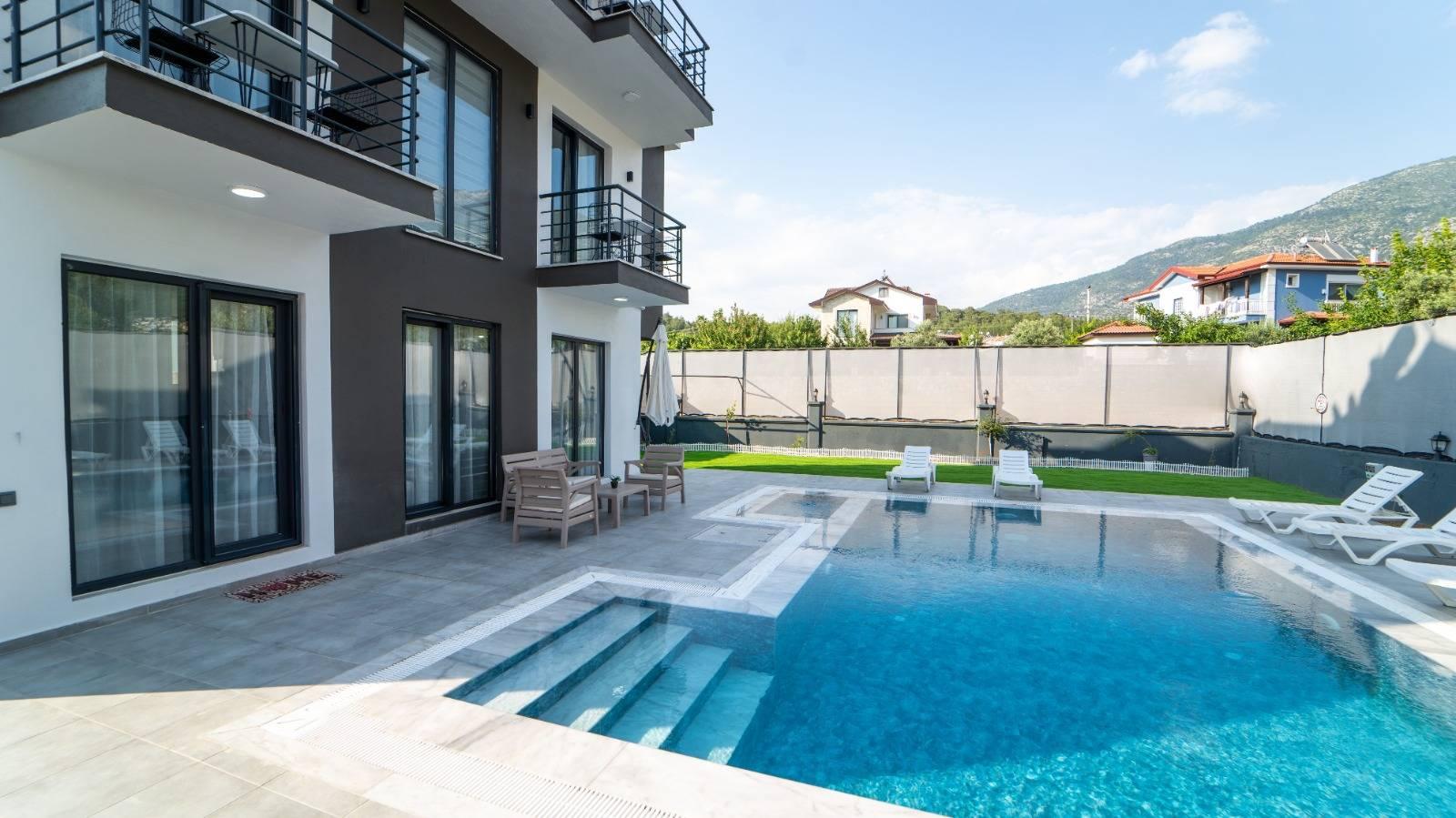Fethiye Ölüdeniz'de Büyük Ailelere Uygun, Özel Havuzlu, 4+1 Villa-41802