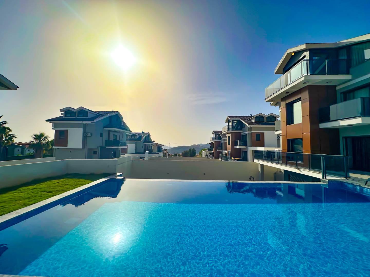 Fethiye Ölüdeniz'de Geniş Ailelere Uygun, Özel Havuzlu, 5+1 Villa-43334