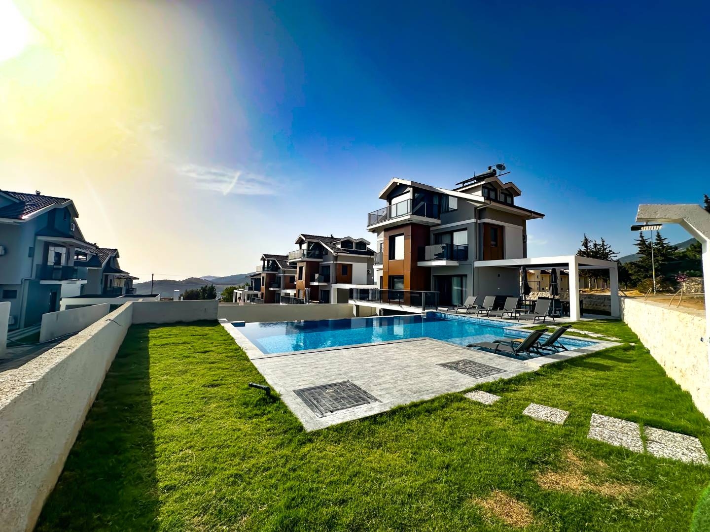 Fethiye Ölüdeniz'de Geniş Ailelere Uygun, Özel Havuzlu, 5+1 Villa