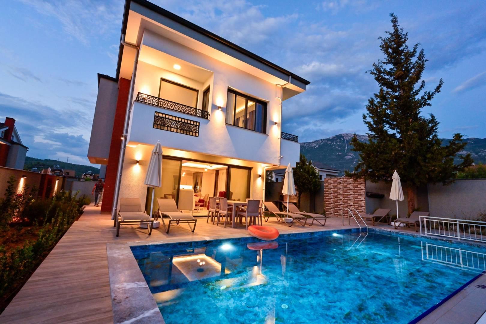 Fethiye Ölüdeniz'de Geniş Ailelere Uygun, Özel Havuzlu, Konforlu Villa-39034