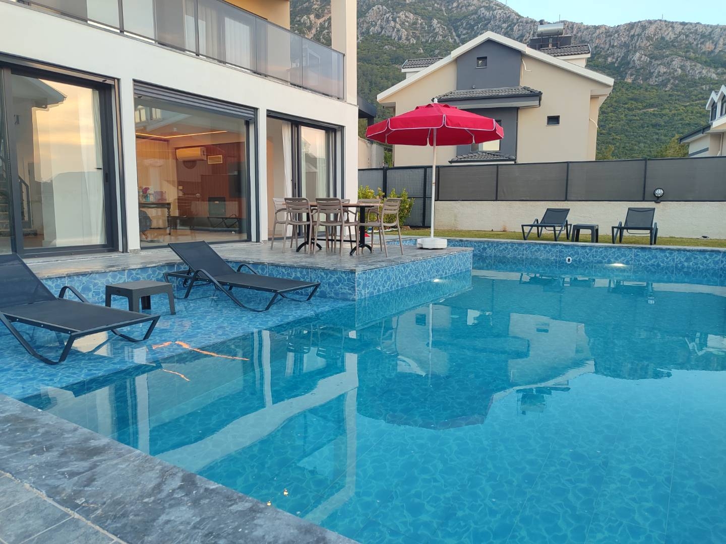 Fethiye Ölüdeniz'de Geniş Ailelere Uygun, Özel Havuzlu, Lüks Villa