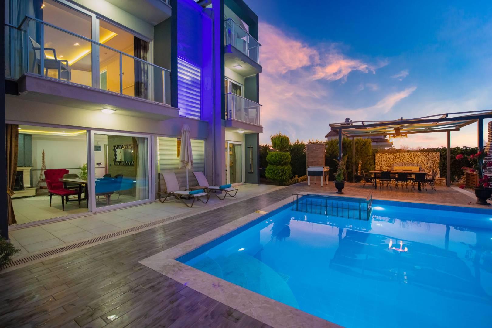 Fethiye Ölüdeniz'de Geniş Ailelere Uygun, Özel Havuzlu, Lüks Villa-43081
