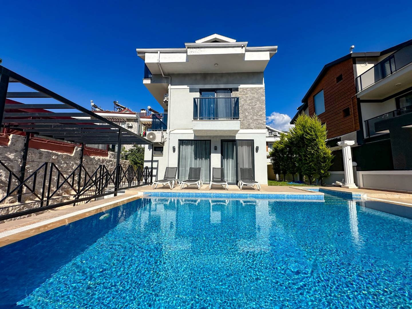 Fethiye Ölüdeniz'de Geniş Ailelere Uygun, Özel Havuzlu, Lüks Villa