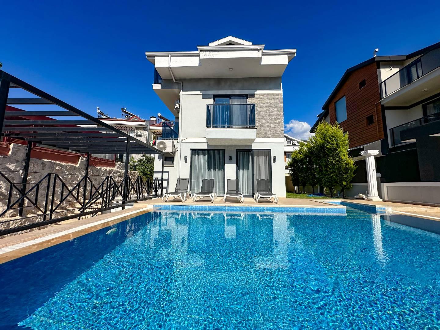Fethiye Ölüdeniz'de Geniş Ailelere Uygun, Özel Havuzlu, Lüks Villa-43105