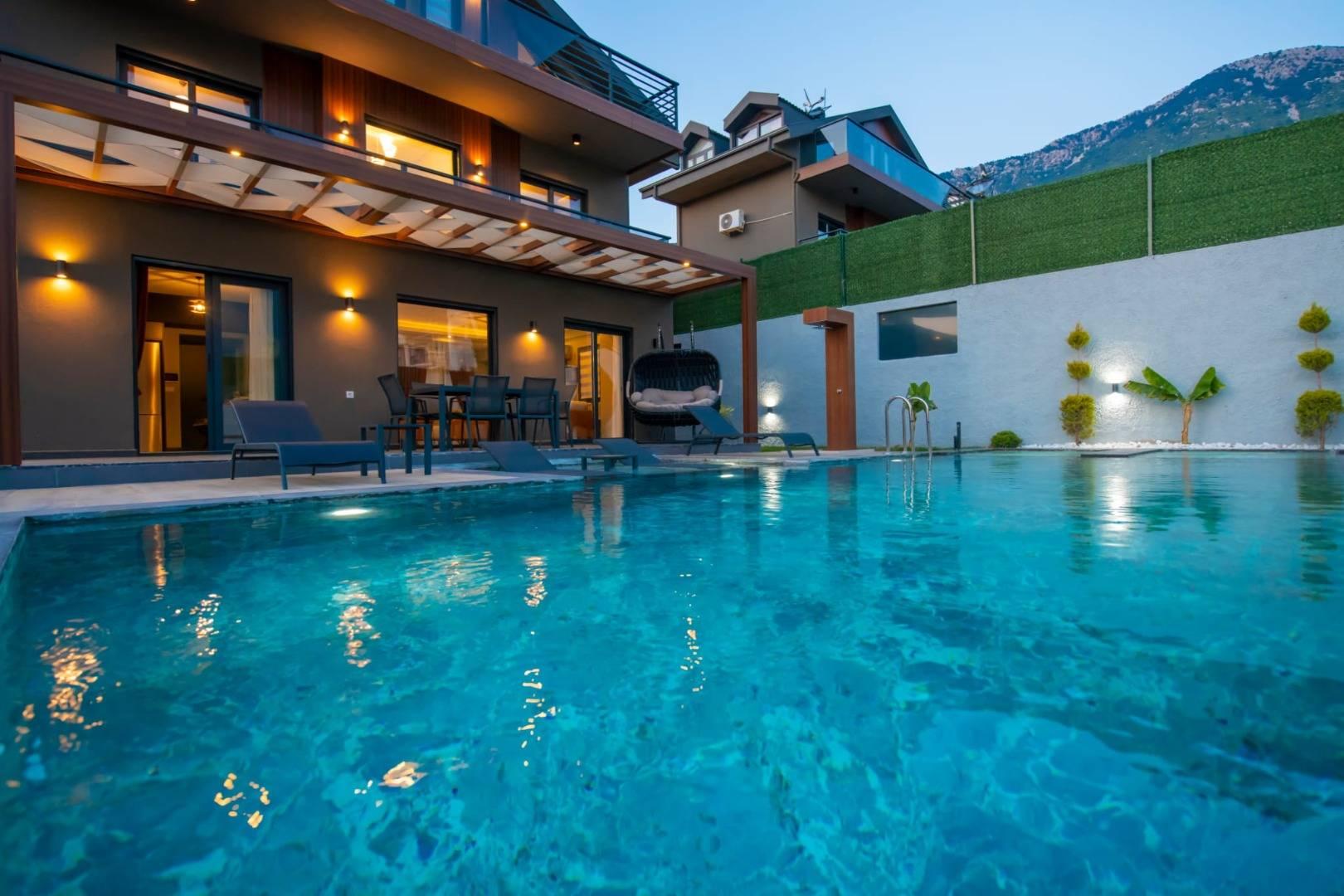 Fethiye Ölüdeniz'de Geniş Ailelere Uygun, Özel Havuzlu, Lüks Villa-43486